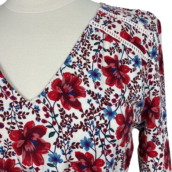 Cream and Red Floral V Neck Long Sleeve Dress - Picture 3 of 14